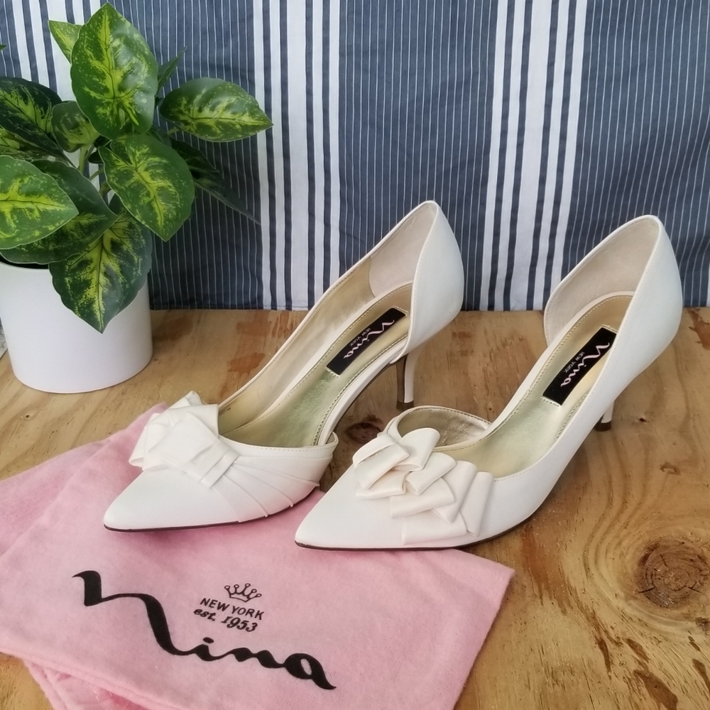 NWOT Nina ivory satin shoes with bow - size 7.5